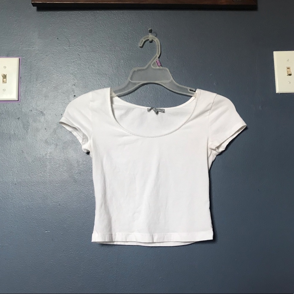 cropped white tee (fitted)